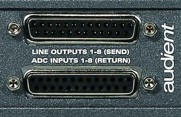 ASP880 ライン出力および ADC 入力 DB25 コネクター